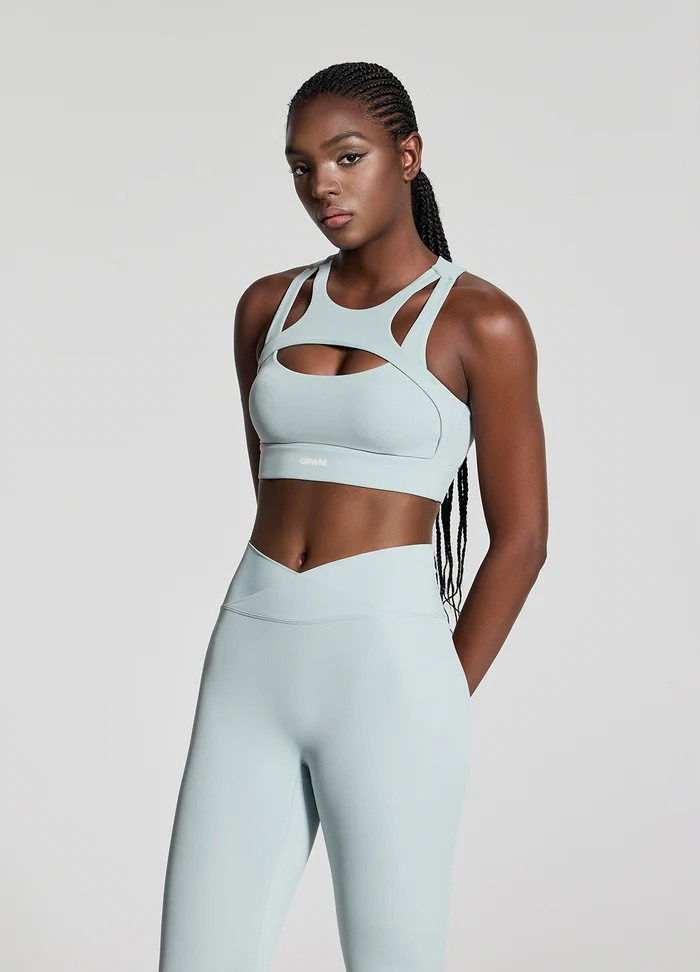 V-Cut Scrunch Leggings